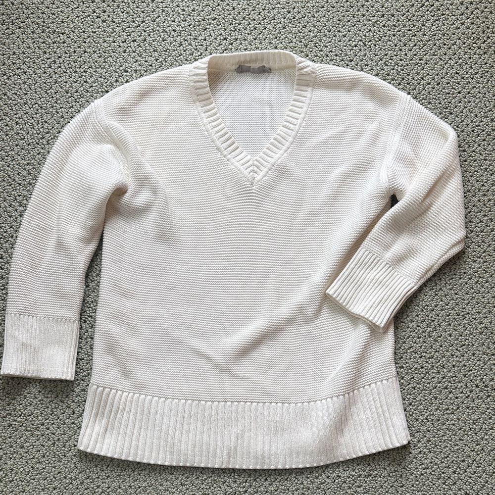 Everlane 100% cotton oversized v neck cream sweater XS